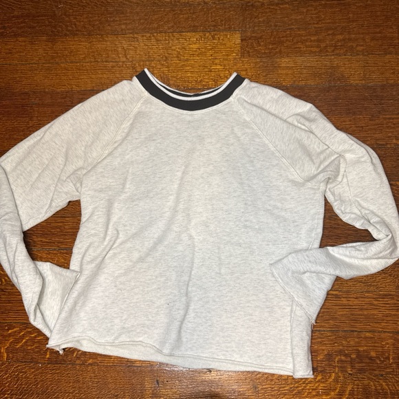 Monrow Tops - Monrow Gray Long Sleeve Top with Black Trim